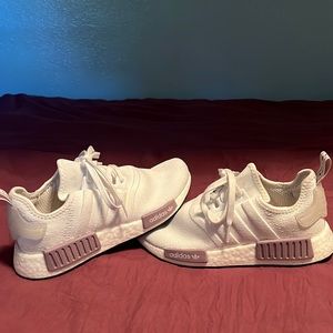 White/Lavender Women’s Adidas boost tennis shoes, size US 7